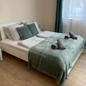 https://night-flight-airport-apartman.inbudapesthotels.com