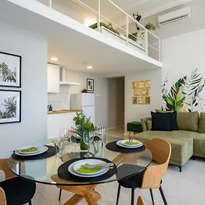 https://budapest-holidays-chic.inbudapesthotels.com
