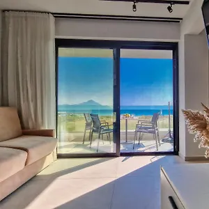 https://onar-sarti-luxury-living.hotelschalkidiki.net