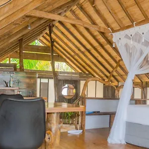 https://tevahine-dream.frenchpolynesia-hotels.com
