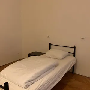 https://hostel-st48-plus.krakowhotelspoland.com