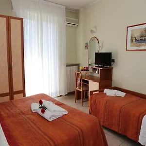 https://hotel-ristorante-al-dollaro.emilia-romagnahotels.net
